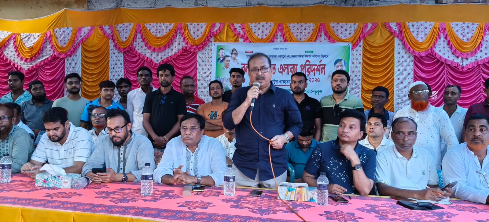 শার্শার পুটখালী ইউনিয়নে বন্যা কবলিত এলাকা পরিদর্শন করলেন বিএনপি নেতৃবৃন্দ।