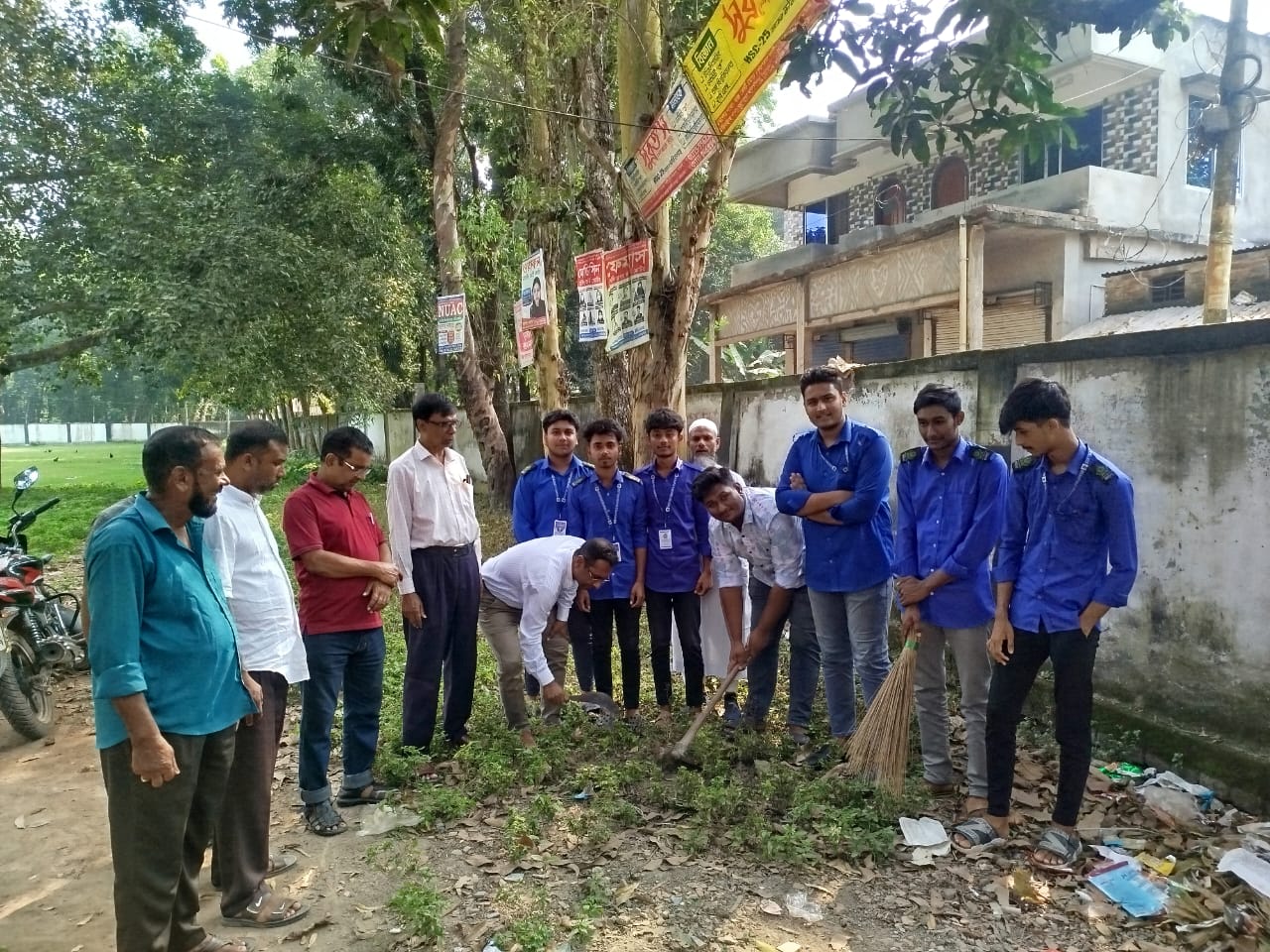 বেনাপোল ডিগ্রি কলেজে পরিস্কার-পরিচ্ছন্নতা ও মাদকমুক্ত ক্যাম্পাস গড়ার উদ্যোগে ছাত্রদলের কর্মসূচি।