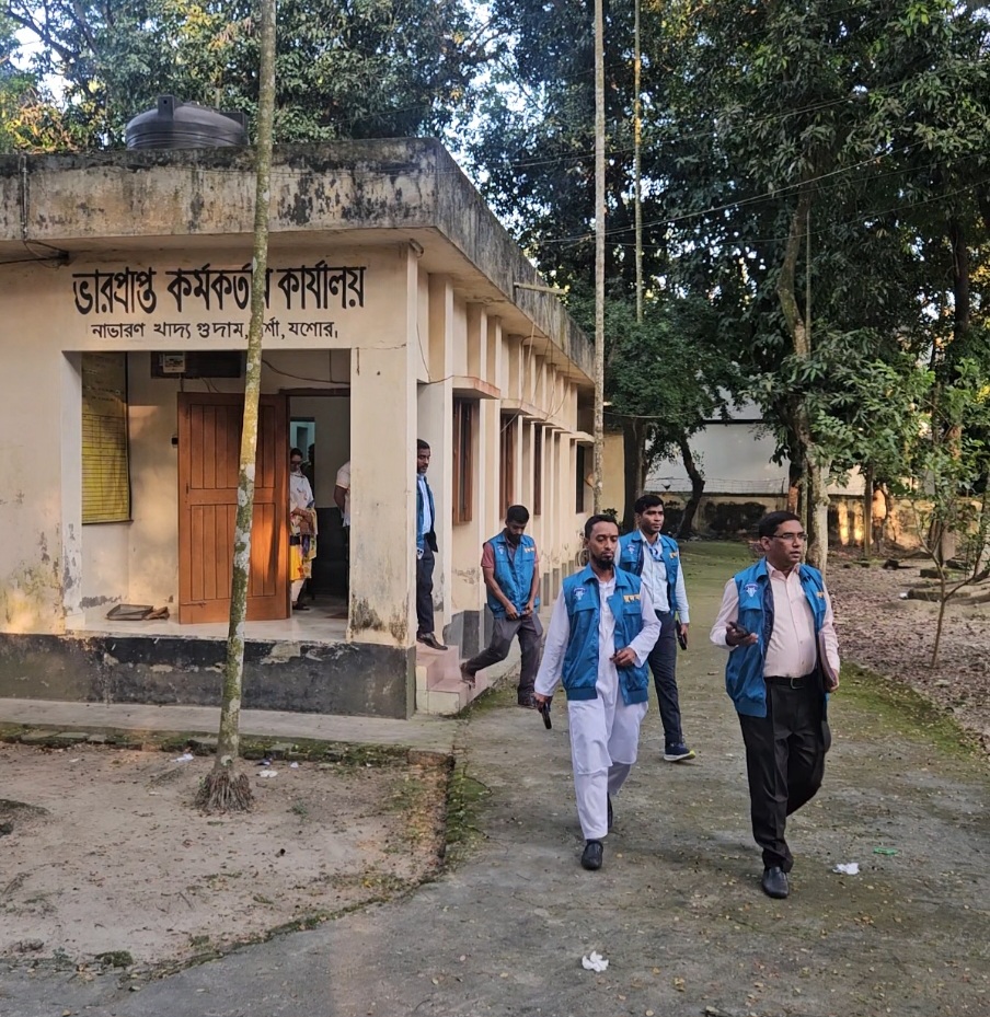 শার্শা নাভারন সরকারি খাদ্য গুদামে দুদকের অভিযান,